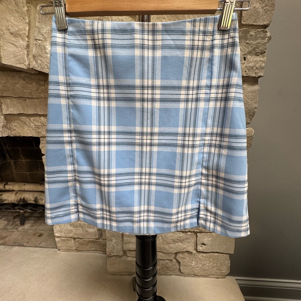Brandy Melville Blue and White Plaid Mini Skirt - Picture 15 of 15